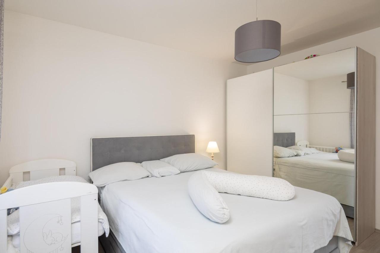 Apartments Sunshine Rays Duce Bagian luar foto