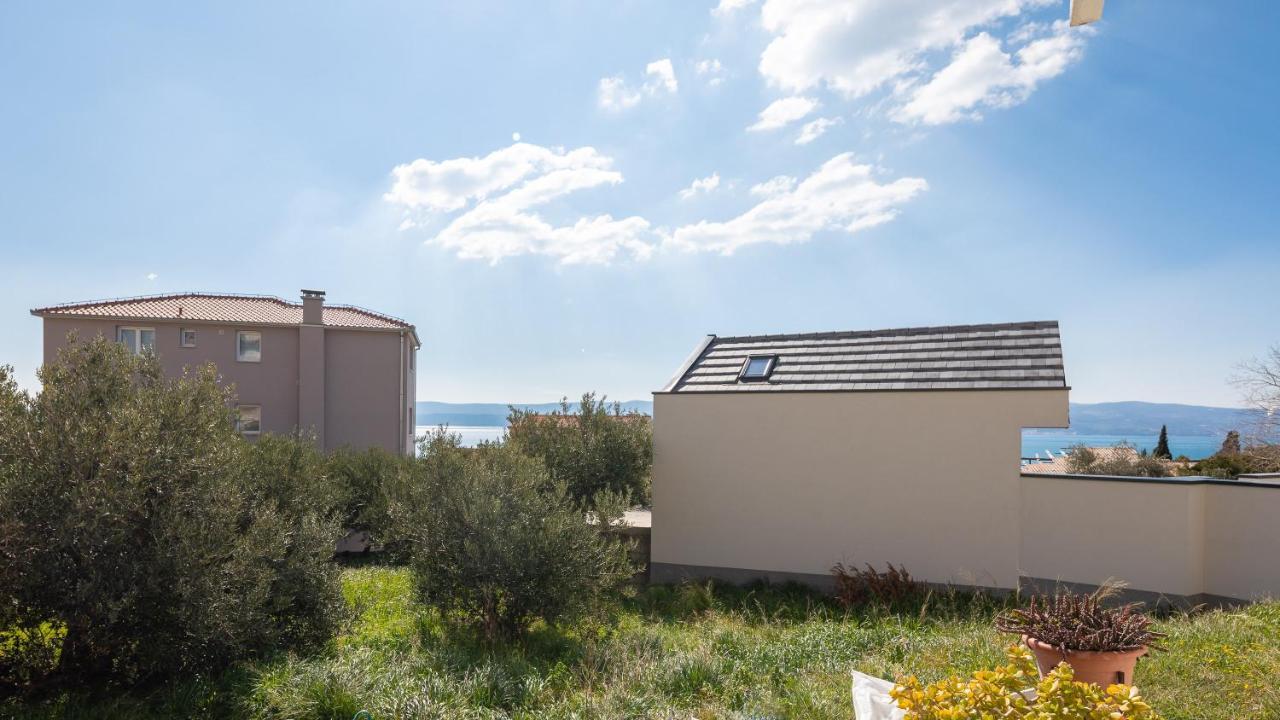 Apartments Sunshine Rays Duce Bagian luar foto