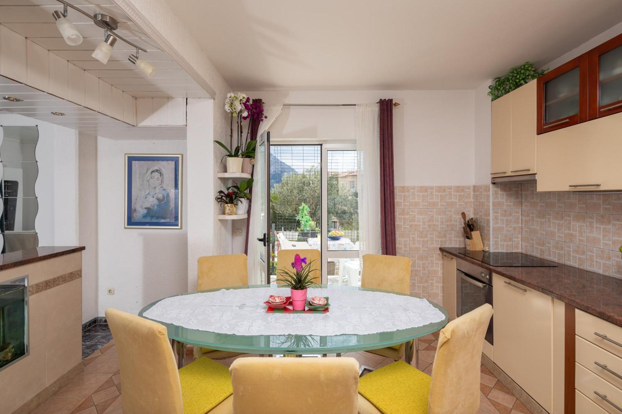 Apartments Sunshine Rays Duce Bagian luar foto
