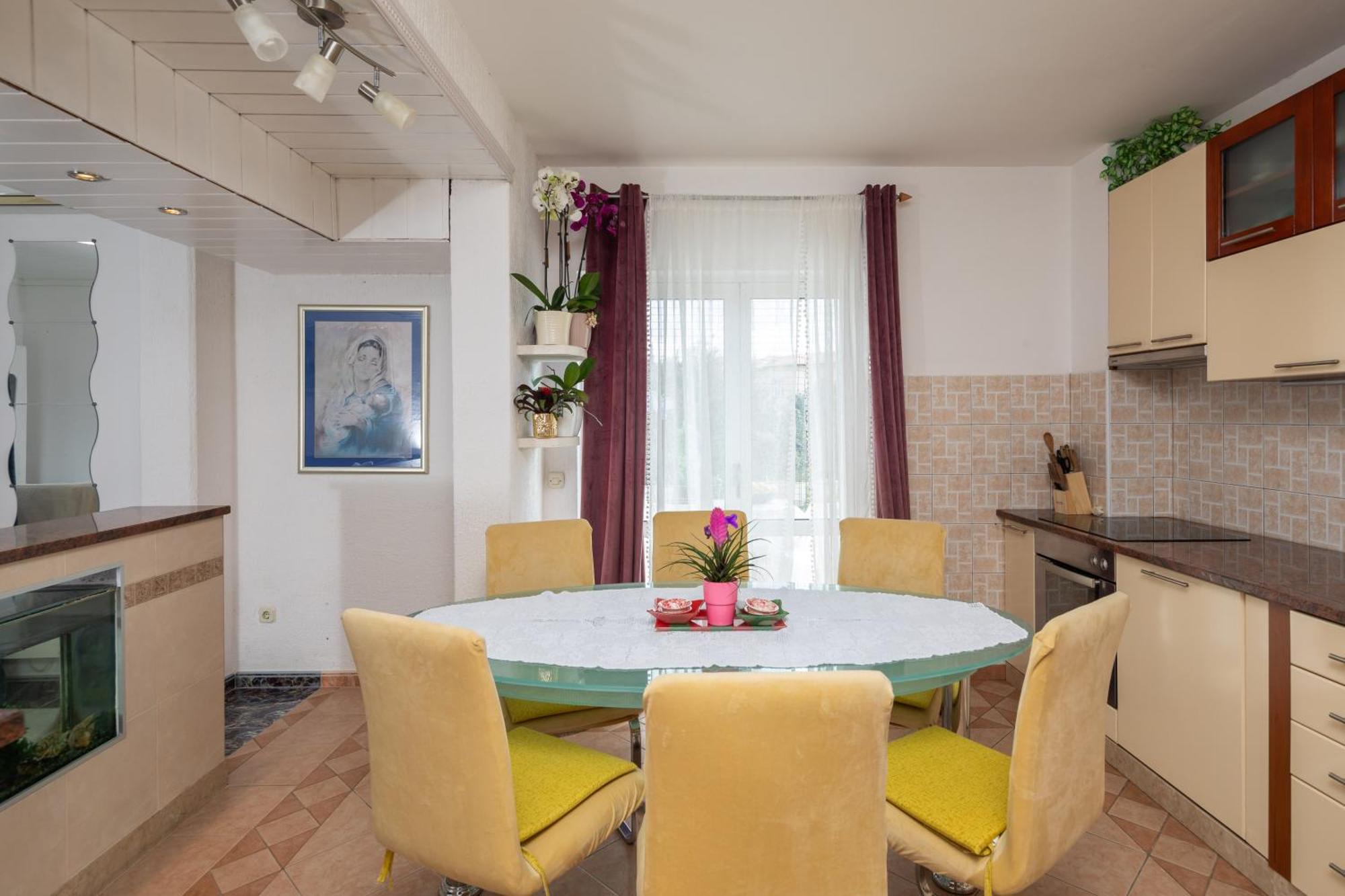 Apartments Sunshine Rays Duce Bagian luar foto
