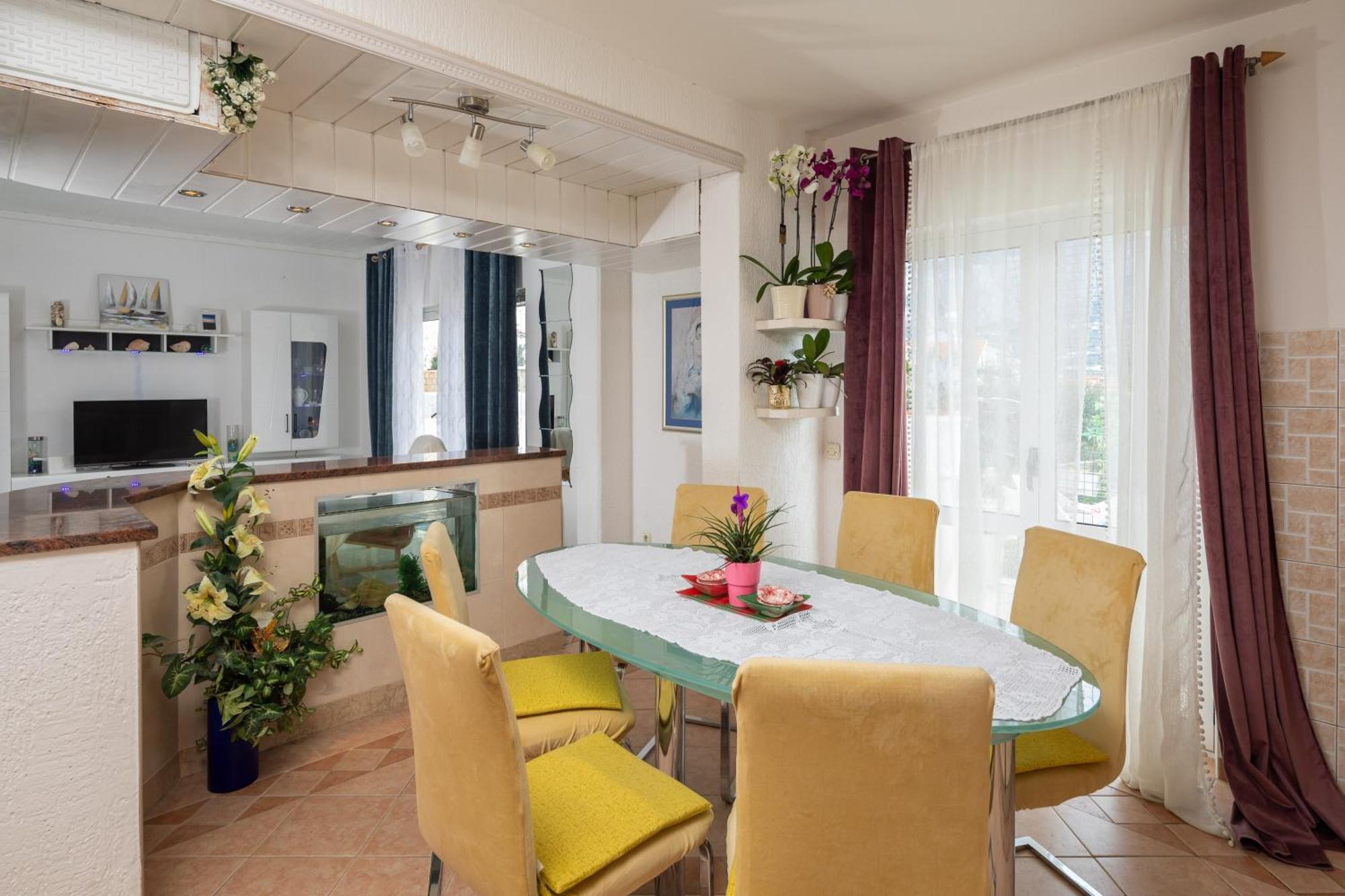 Apartments Sunshine Rays Duce Bagian luar foto